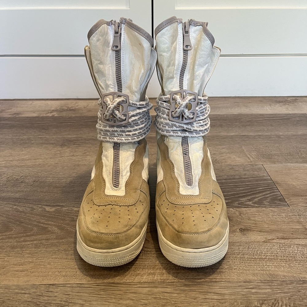 NIKE Air Force 1 US Size 11 Color White and Beige